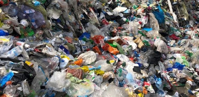 Plastic Tax: nuovo rinvio e niente tassa sulla plastica per la filiera agro-alimentare
