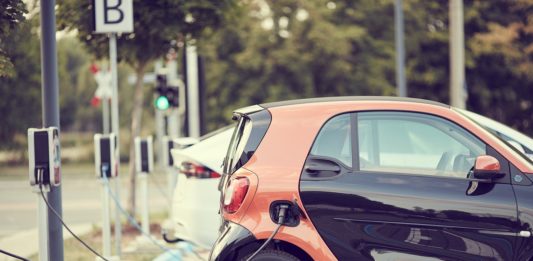 Incentivi auto elettriche 2025: in arrivo bonus fino a 11.000 euro per privati e imprese