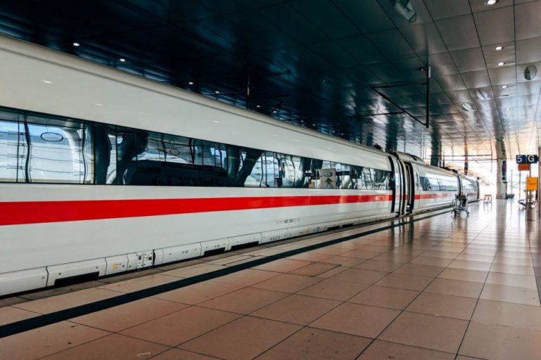 Mobilità Lazio, gli over 70 viaggiano gratis sui mezzi Cotral e Trenitalia