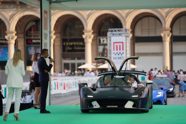 Milano, associazioni ambientaliste fanno esposto al comune per danno erariale: “Buttati 605 mila euro pubblici nel motor show!”