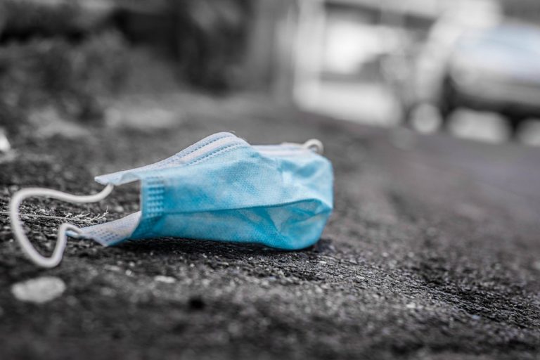 mascherine abbandonate littering