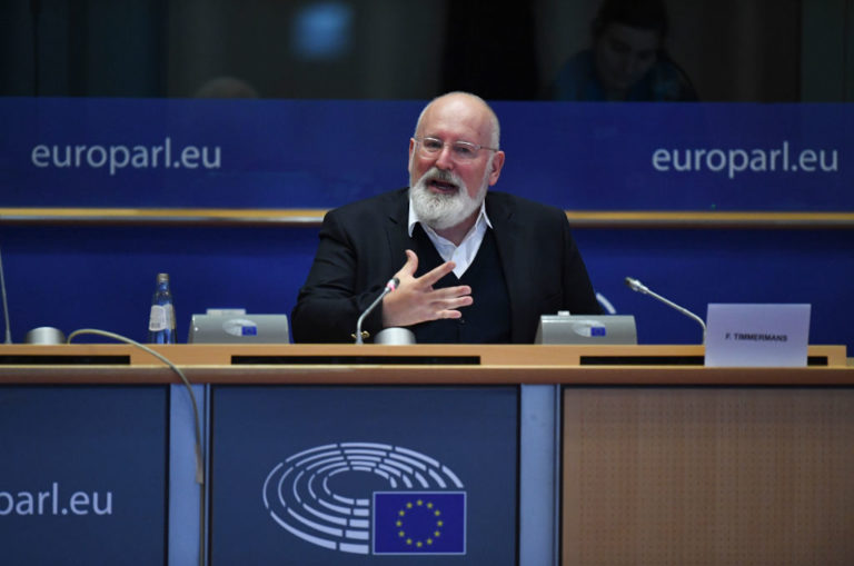 Aumenti delle bollette, Timmermans: “Transizione energetica è la soluzione non la causa”