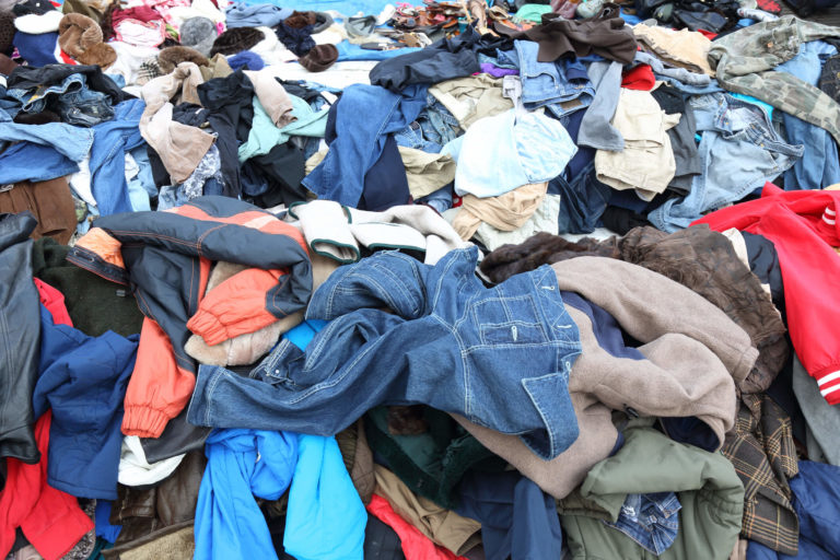 Economia circolare, nascono due nuovi consorzi per rifiuti tessili e materassi: Ecoremat ed Ecotessili