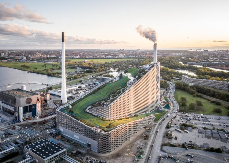 “Restrizioni alle esportazioni di rifiuti extra Ue non possono giustificare l’aumento della capacità di incenerimento” | nuovo studio Zero Waste Europe