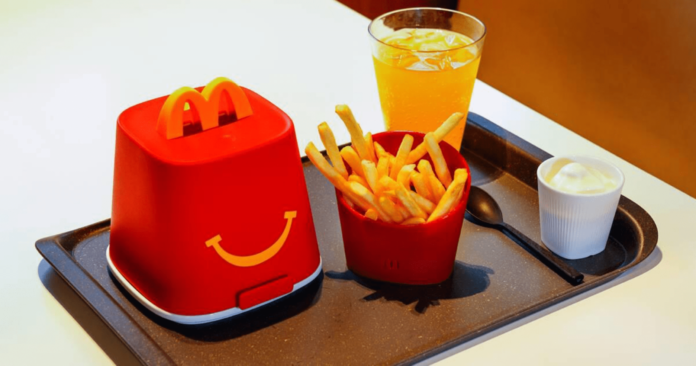 Francia usa e getta McDonalds's plastica riutilizzabile
