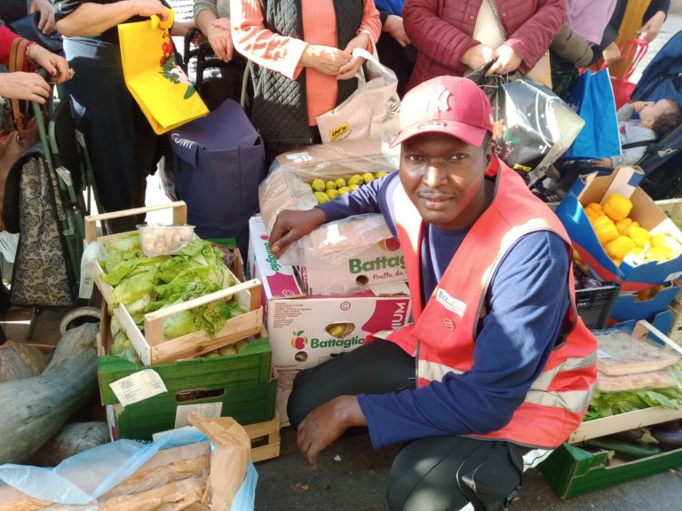 Torino all’avanguardia nel recupero di frutta e verdura ai mercati