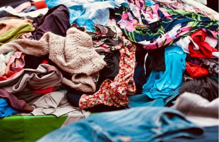 Rifiuti tessili, in arrivo provvedimento sulla responsabilità estesa del produttore