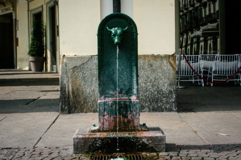 Crisi idrica, Legambiente: la sfida dell’acqua passa dalle città | Dossier