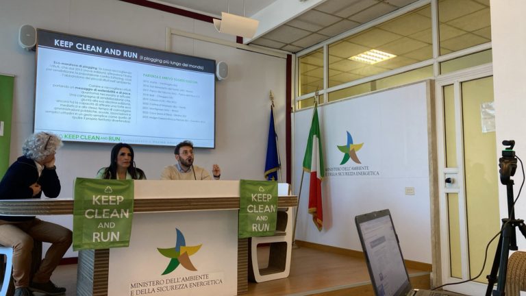 Keep Clean and Run. Dal 17 al 23 aprile torna il plogging, la corsa in cui vengono raccolti i rifiuti