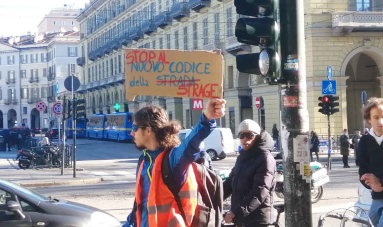 “Nuovo Codice della Strage”, a Torino la protesta contro la riforma Salvini. Le voci dalla piazza