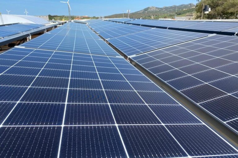 Rinnovabili, nei prossimi 10 anni quadruplicheranno le installazioni di fotovoltaico nel mondo