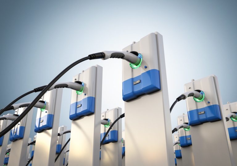 Oneri fiscali e parafiscali per l’energia nella mobilità privata: elettrico penalizzato rispetto a diesel e benzina