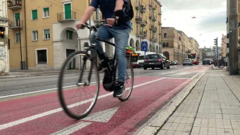 ‘La tutela dell’ambiente viaggia su due ruote’, convegno su mobilità ciclistica e clima | Milano 30 novembre