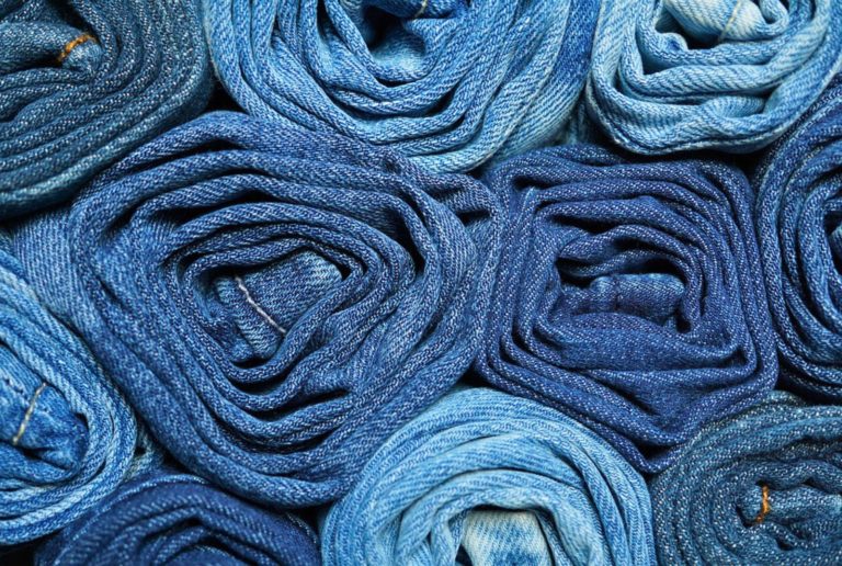 Raccolta obbligatoria dei tessili, 2 italiani su 3 non conoscono il concetto di “moda circolare”