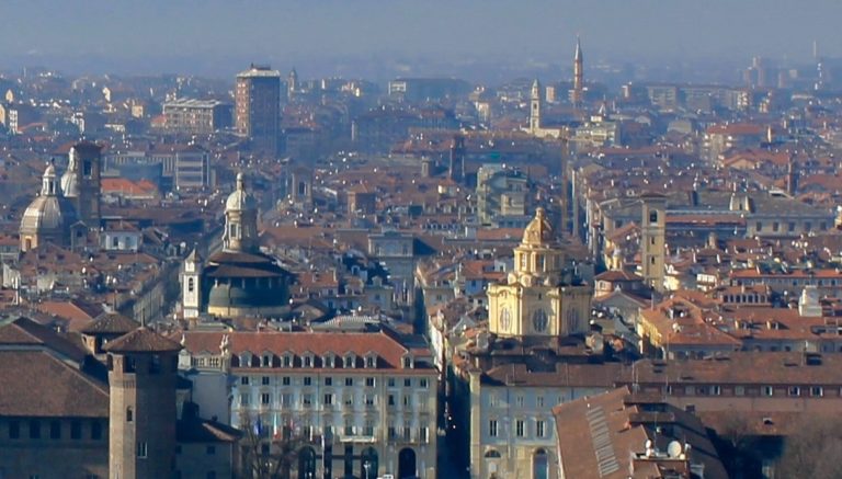Torino, corso Sommeiller tra telecamere e corsia riservata | Il dibattito in consiglio comunale
