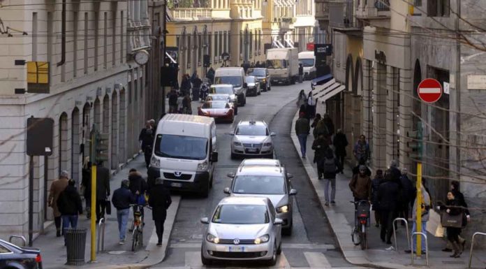Milano, Ztl Quadrilatero: Legambiente critica il rinvio del divieto per moto Milano ZTL Quadrilatero Milano Ztl Quadrilatero Legambiente divieto moto