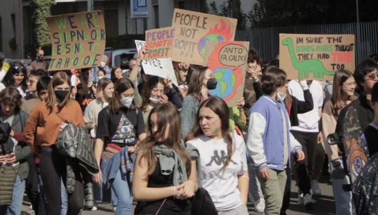 Sciopero per il clima! Fridays for Future torna in piazza l’11 aprile in decine di città
