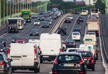 Auto e risparmio: come gli pneumatici influenzano il consumo di carburante Emissioni auto Parlamento Ue CO2 Auto pneumatici carburante