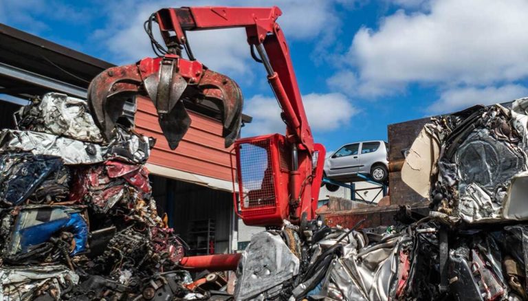 Veicoli fuori uso alle scuole: via libera della commissione Ambiente della Camera