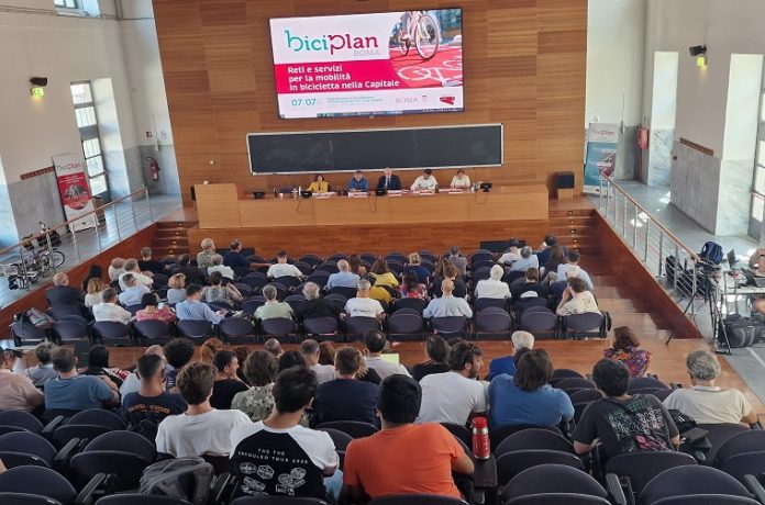 Roma presenta il Biciplan: 1575 km di piste ciclabili entro dieci anni