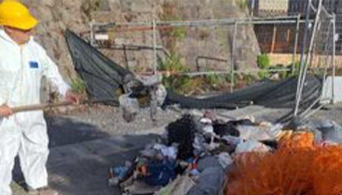 Napoli rifiuti Maschio Angioino