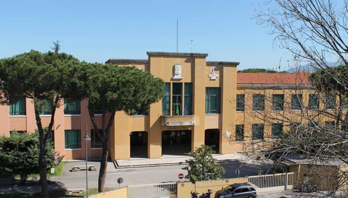Pisa studenti riciclo bottiglie PET Coripet
