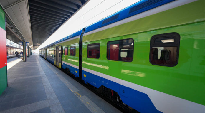 Trenord, nel 2025 780.000 corse e 205 milioni di passeggeri in Lombardia Trasporti Lombardia agevolazioni anziani disabili Expo Osaka Lombardia progetto ferroviario idrogeno H2iseO Trenord nel 2025 205 milioni passeggeri Lombardia