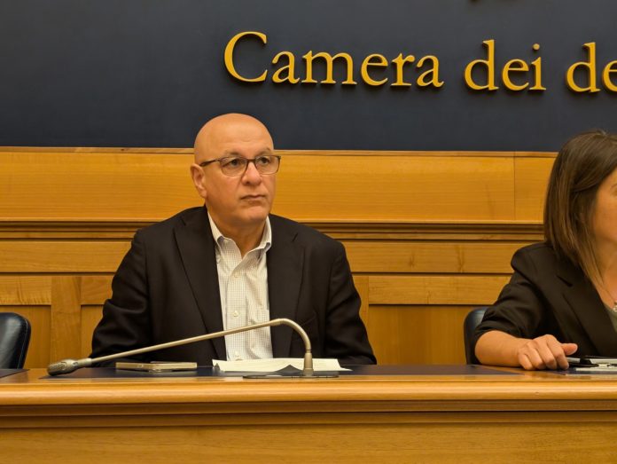 Il deputato Filiberto Zaratti interpella il Governo: possibile conflitto di interessi nella gestione della Valutazione di Impatto Ambientale per l’inceneritore di Santa Palomba