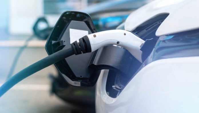Adiconsum costi ricarica mobilità elettrica