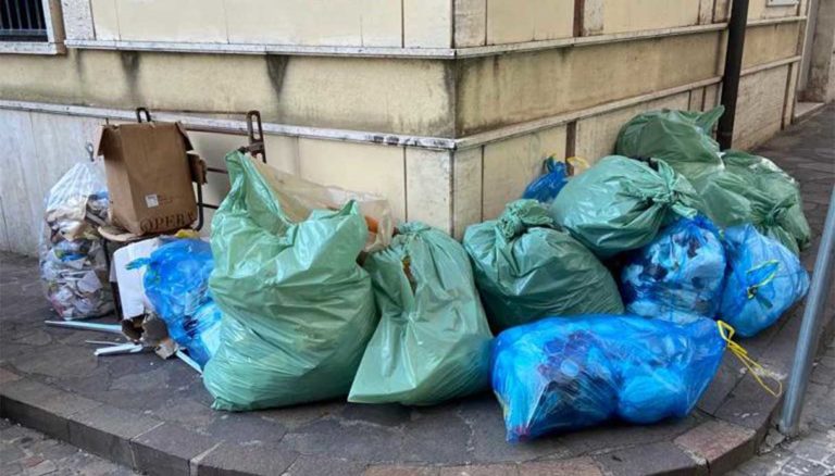 Catanzaro misure abbandono rifiuti Catanzaro progetti ambientali rifiuti economia circolare