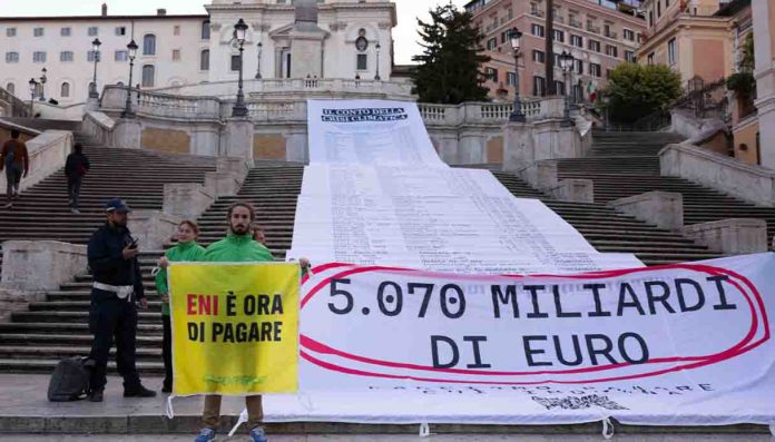 Greenpeace crisi climatica tasse aziende fossili Greenpeace crisi climatica tasse aziende fossili