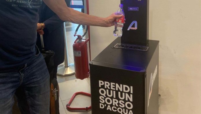 Palermo aeroporto distributori acqua plastica Palermo aeroporto distributori acqua plastica