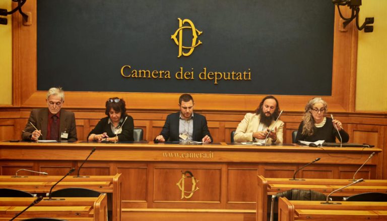 Camera 18.600 firme Stop disinformazione climatica