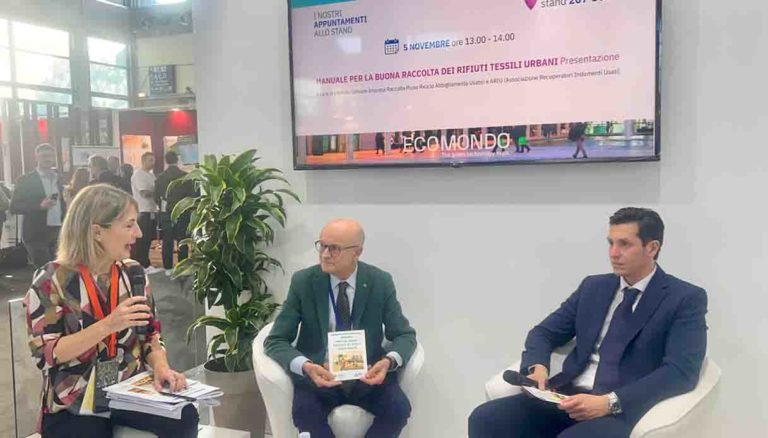 Ecomondo 2025 Unirau e Ariu Manuale raccolta tessili