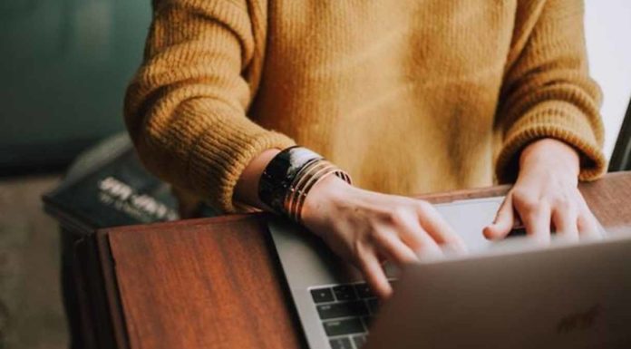L’economia dei micro-depositi: come la soglia minima di spesa cambia il nostro modo di pagare online Il ruolo delle agenzie interinali nel trovare lavoro Comprendere l'impatto della comunicazione digitale sulla società moderna