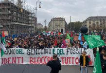 Fff al corteo di Torino: governi affrontino crisi climatica o si facciano da parte