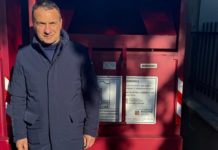 Roma, nuovi cassonetti amaranto per la raccolta degli indumenti Roma, nuovi cassonetti amaranto per la raccolta degli indumenti