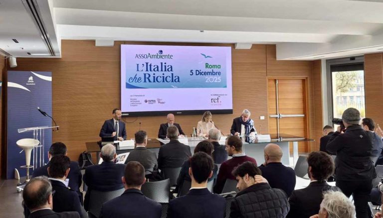 Riciclo in Italia, il Rapporto Assoambiente 2025