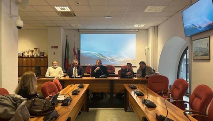 Senso civico a Milano: il 61% lo vede in calo, ma il 35% crede nella solidarietà