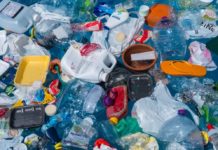 Riciclo chimico della plastica come pratica di greenwashing, l’inchiesta europea