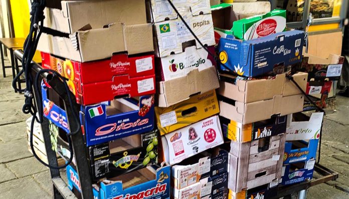 EcoStop Genova Mercato Orientale raccolta cassette