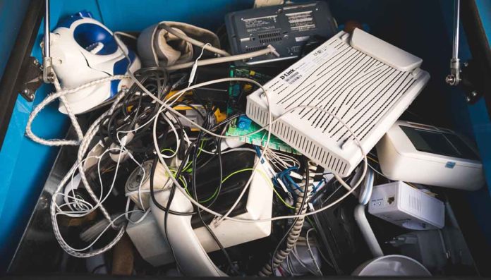 In Italia è davvero semplice conferire gratis i piccoli Raee? La risposta è sì