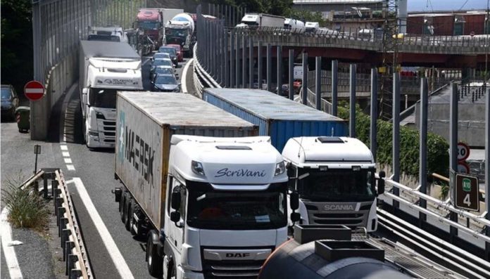 In Italia il 92,1% delle merci viene ancora trasportato su strada In Italia il 92,1% delle merci viene ancora trasportato su strada