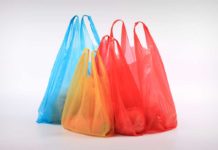 Shopper illegali, calano i sacchetti non conformi Napoli sequestro 2 quintali shopper illegali Shopper illegali, nel 2025 cala al 23% la quota dei sacchetti non conformi