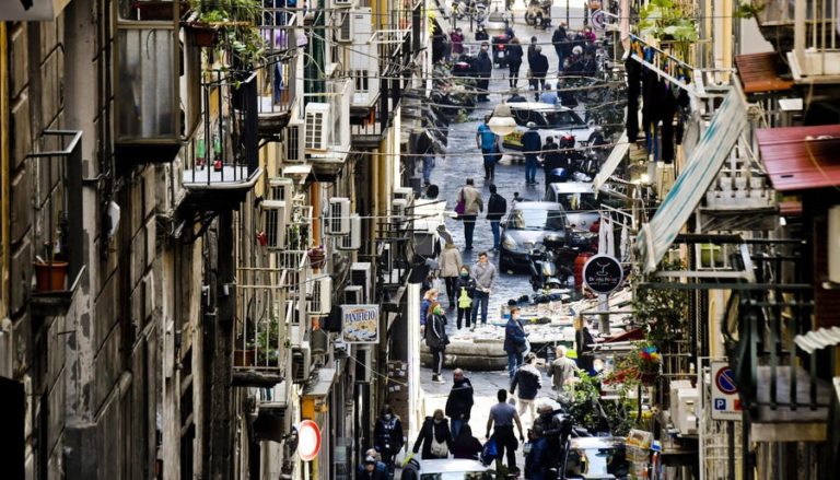 In città la mobilità sostenibile è sinonimo di disuguaglianza, il caso Napoli