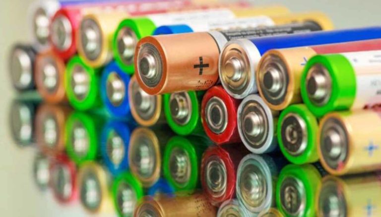 Nuovo decreto batterie: semplificazioni nella raccolta e attivazione Epr Raccolta batterie 8,9 milioni di kg 2025 Milano aprile 2026 RAEE batterie litio