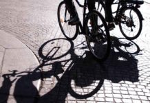 Torino, Pedali Sociali: oltre 350 posti bici e corsi nei quartieri popolari Torino Pedali Sociali