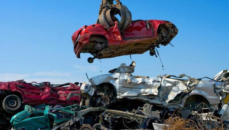 Veicoli fuori uso, via libera al nuovo Regolamento Ue che punta alla circolarità