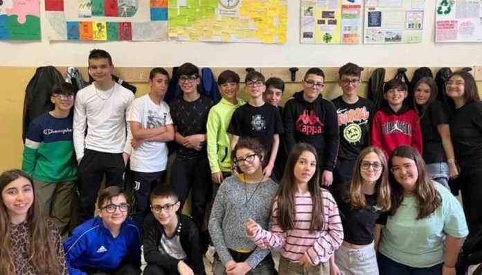 Generazione Up scuole riciclo plastica Generazione Up scuole riciclo plastica