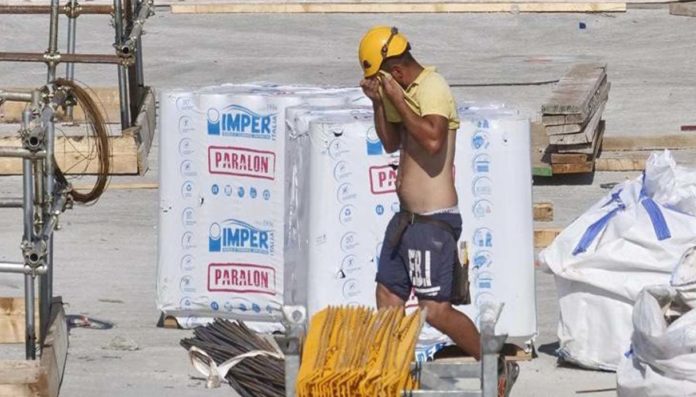 Caldo, killer silenzioso che minaccia la vita dei lavoratori- i dati nel nuovo rapporto Oil Caldo, killer silenzioso che minaccia la vita dei lavoratori: i dati nel nuovo rapporto Oil